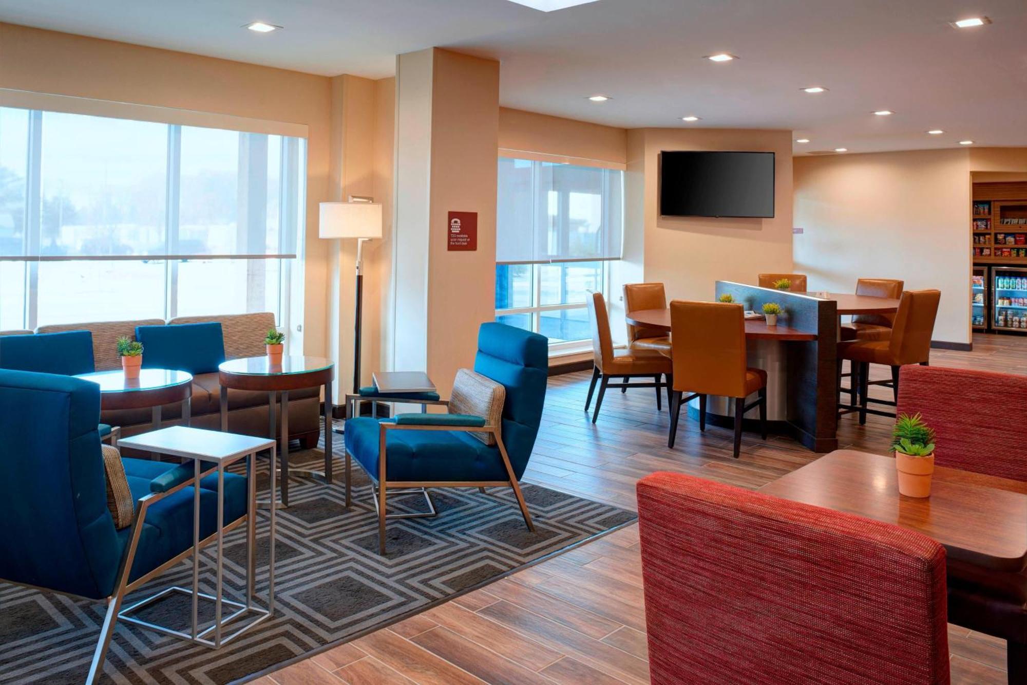 Towneplace Suites By Marriott Grand Rapids Airport Cascade Exterior foto